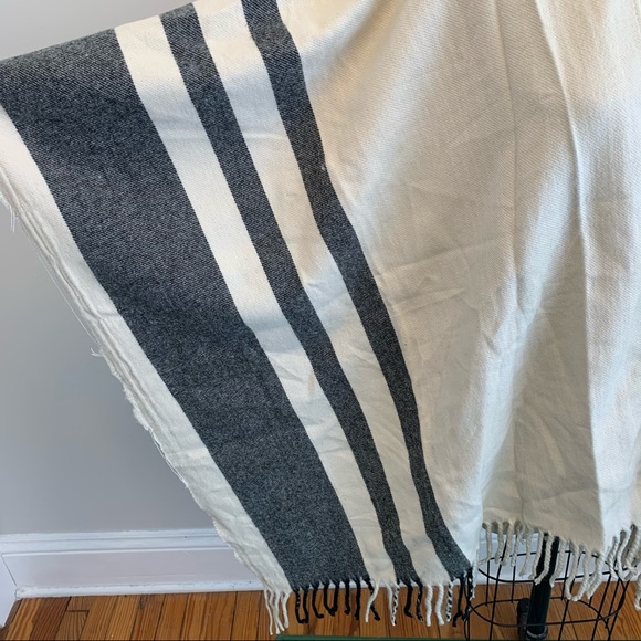 ASOS Stripe Blanket Cape - Picture 7 of 8